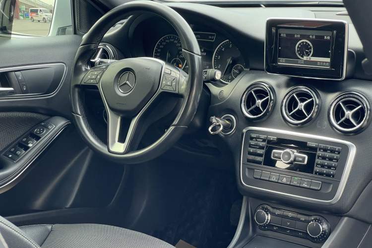 Used Mercedes-Benz A-Class 2013 A 180 Fashion Model Interior 4