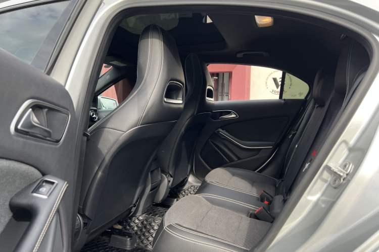 Used Mercedes-Benz A-Class 2013 A 180 Fashion Model Interior 9