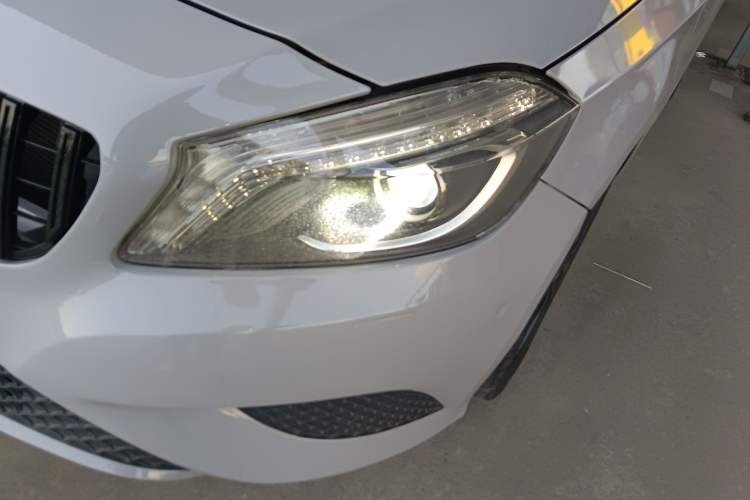 Used Mercedes-Benz A-Class 2013 A 200 Urban Edition Left Front Headlight