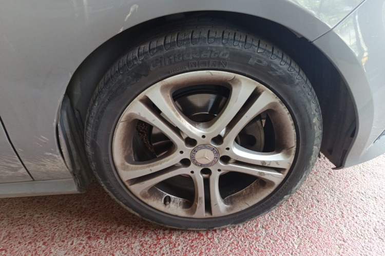 Used Mercedes-Benz A-Class 2013 A 180 Fashion Model Right Front Wheel Hub