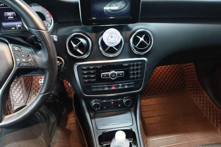 Used Mercedes-Benz A-Class 2013 A 200 Urban Edition Audio And AC Panel