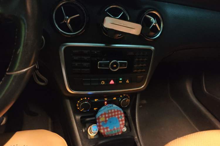 Used Mercedes-Benz A-Class 2013 A 180 Fashion Model Audio And AC Panel