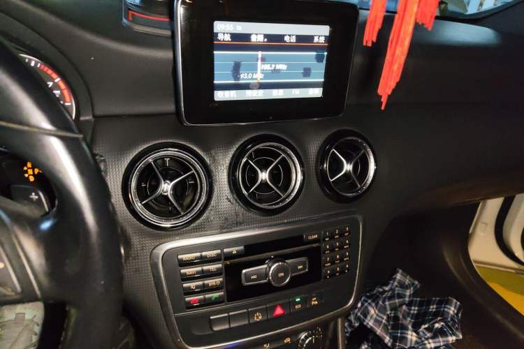 Used Mercedes-Benz A-Class 2013 A 180 Fashion Model Audio And AC Panel