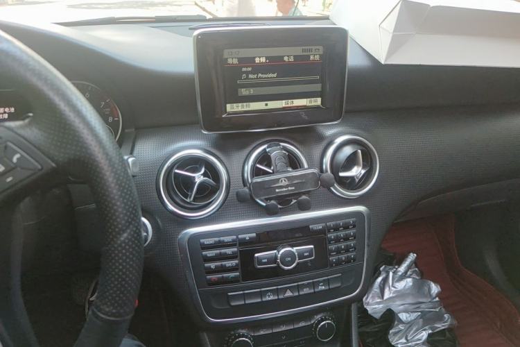 Used Mercedes-Benz A-Class 2013 A 180 Fashion Model Audio And AC Panel