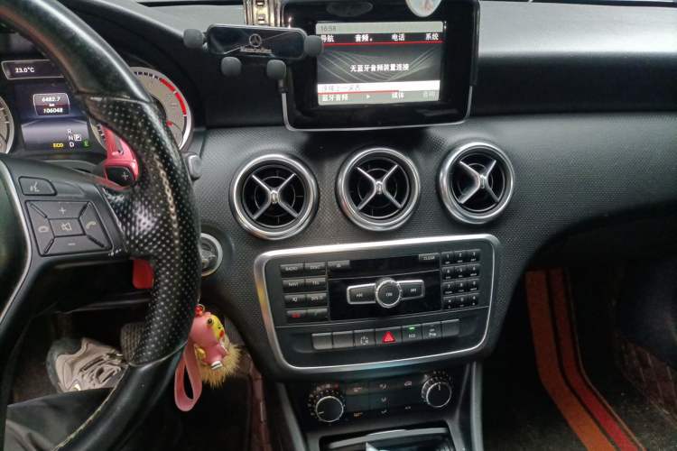 Used Mercedes-Benz A-Class 2013 A 200 Urban Edition Audio And AC Panel