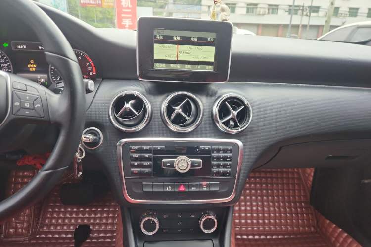 Used Mercedes-Benz A-Class 2013 A 180 Fashion Model Audio And AC Panel