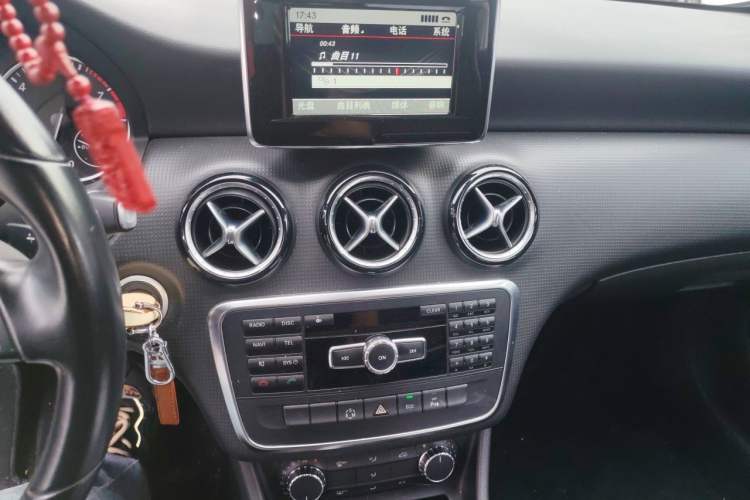 Used Mercedes-Benz A-Class 2013 A 180 Fashion Model Audio And AC Panel