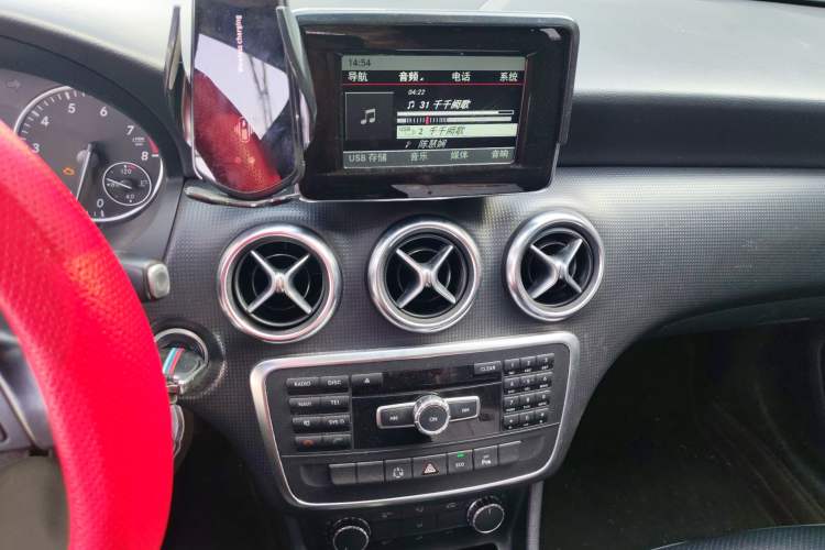 Used Mercedes-Benz A-Class 2013 A 180 Fashion Model Audio And AC Panel