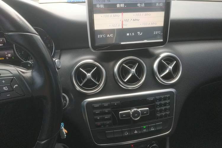 Used Mercedes-Benz A-Class 2013 A 180 Fashion Model Audio And AC Panel
