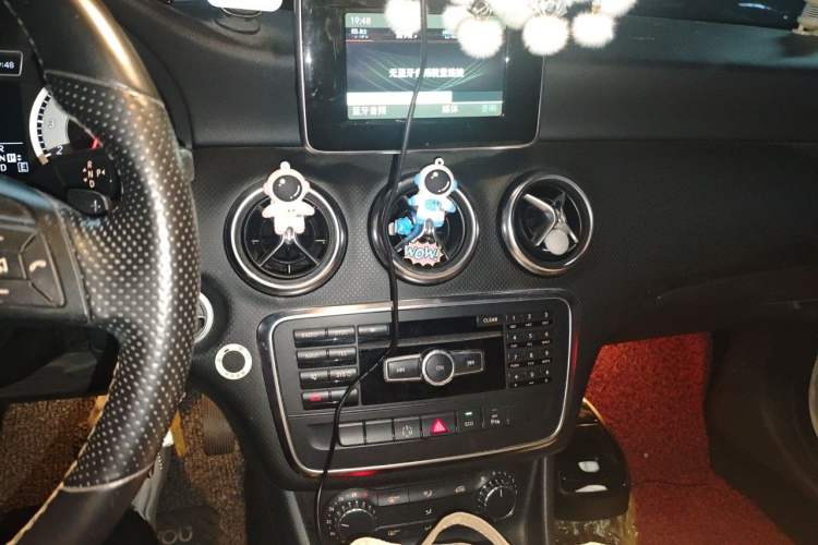 Used Mercedes-Benz A-Class 2013 A 200 Urban Edition Audio And AC Panel