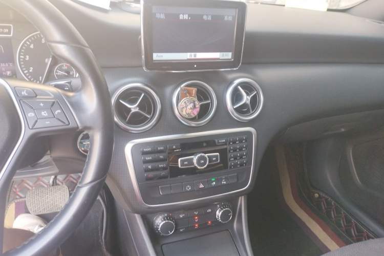Used Mercedes-Benz A-Class 2013 A 180 Fashion Model Audio And AC Panel