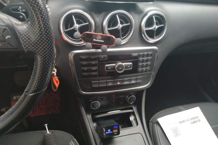 Used Mercedes-Benz A-Class 2013 A 200 Urban Edition Audio And AC Panel