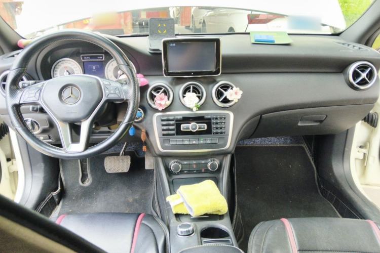 Used Mercedes-Benz A-Class 2013 A 200 Urban Edition Center Console
