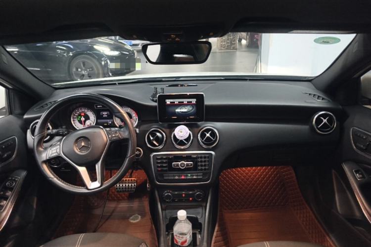 Used Mercedes-Benz A-Class 2013 A 200 Urban Edition Center Console