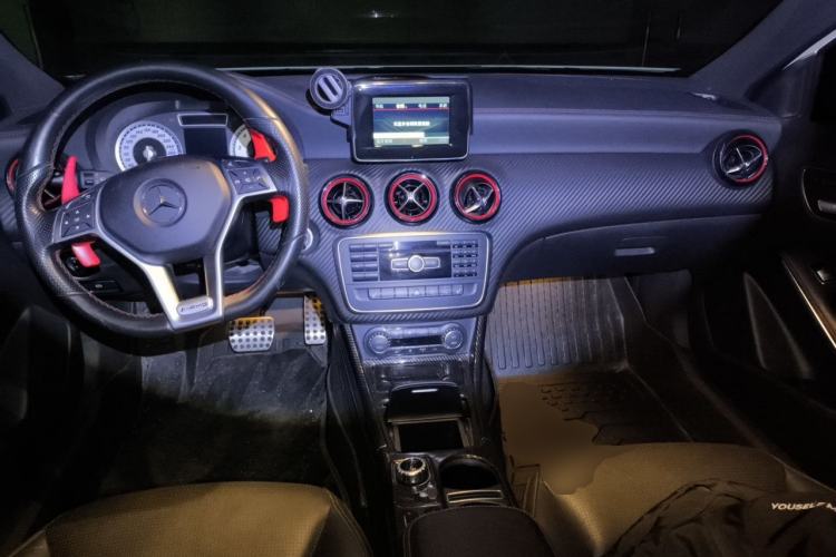 Used Mercedes-Benz A-Class 2013 A 260 Sport model Center Console