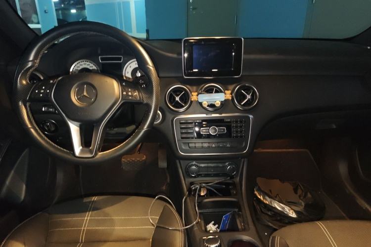 Used Mercedes-Benz A-Class 2013 A 200 Urban Edition Center Console