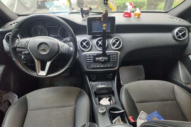 Used Mercedes-Benz A-Class 2013 A 180 Fashion Model Center Console
