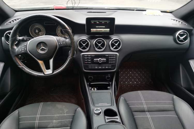 Used Mercedes-Benz A-Class 2013 A 200 Urban Edition Center Console