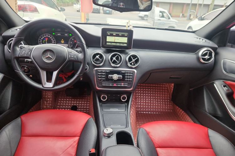 Used Mercedes-Benz A-Class 2013 A 180 Fashion Model Center Console