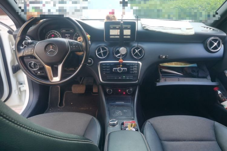 Used Mercedes-Benz A-Class 2013 A 180 Fashion Model Center Console