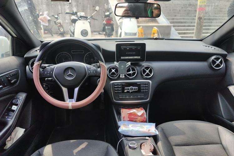 Used Mercedes-Benz A-Class 2013 A 180 Fashion Model Center Console