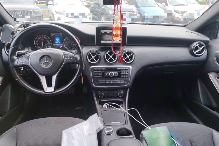 Used Mercedes-Benz A-Class 2013 A 180 Fashion Model Center Console