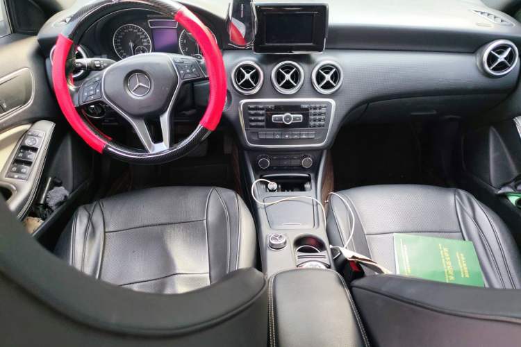 Used Mercedes-Benz A-Class 2013 A 180 Fashion Model Center Console