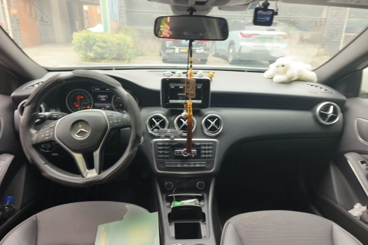Used Mercedes-Benz A-Class 2013 A 180 Fashion Model Center Console
