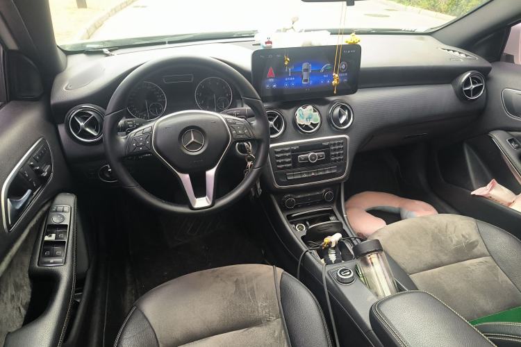 Used Mercedes-Benz A-Class 2013 A 180 Fashion Model Center Console