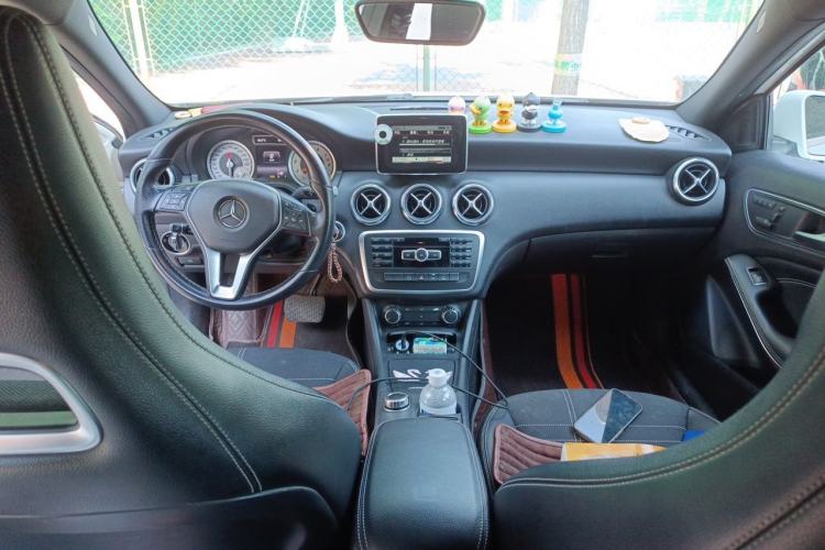Used Mercedes-Benz A-Class 2013 A 200 Urban Edition Center Console