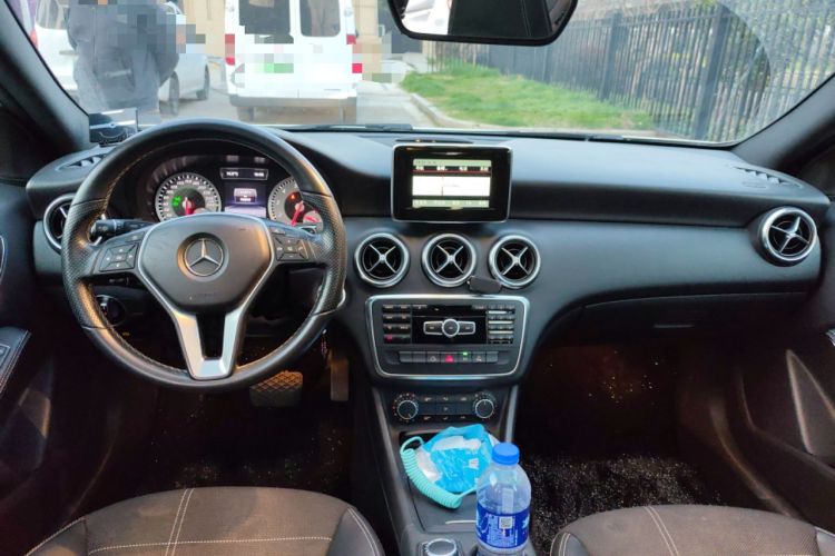 Used Mercedes-Benz A-Class 2013 A 200 Urban Edition Center Console