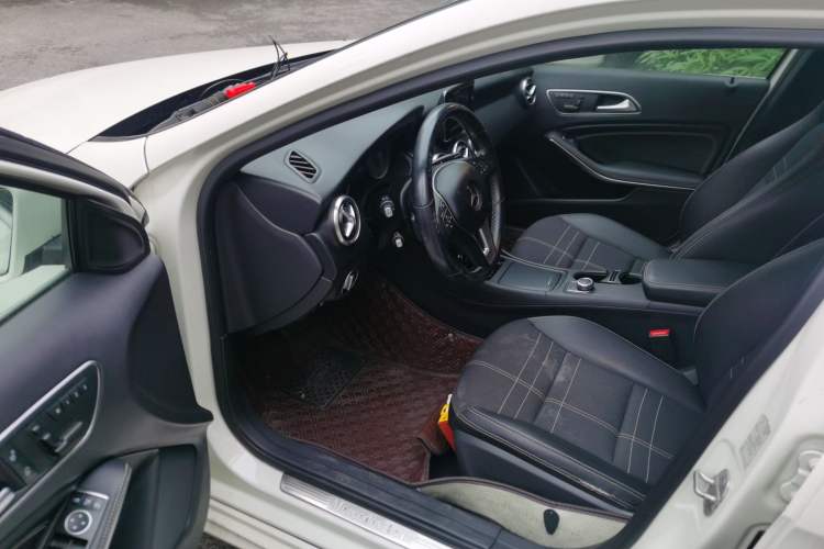 Used Mercedes-Benz A-Class 2013 A 200 Urban Edition Driver Seat