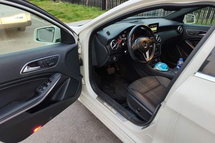 Used Mercedes-Benz A-Class 2013 A 200 Urban Edition Driver Seat
