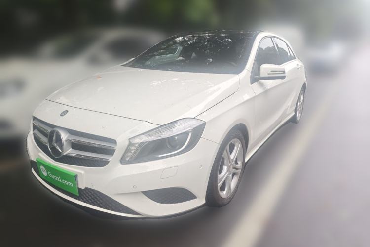 Ojetý Mercedes-Benz A-Class 2013 A 200 Urban Edition Guazi used car, China used car export, Used car for sale, Used  cars, Cheapest cars for sale