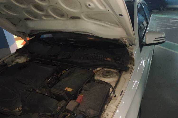 Used Mercedes-Benz A-Class 2013 A 200 Urban Edition Engine Bay Left