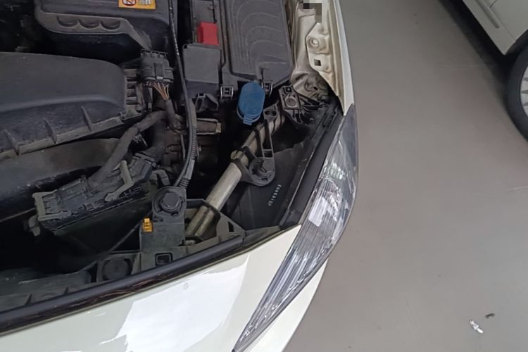 Used Mercedes-Benz A-Class 2013 A 180 Fashion Model Engine Bay Left