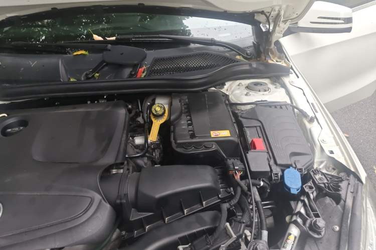 Used Mercedes-Benz A-Class 2013 A 200 Urban Edition Engine Bay Left
