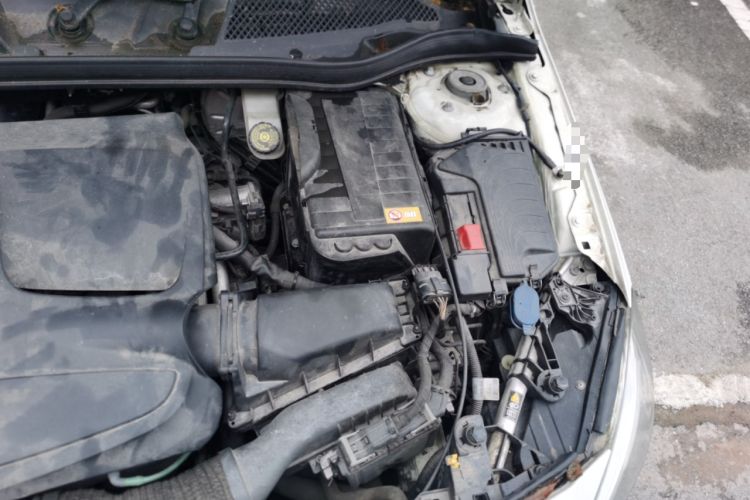 Used Mercedes-Benz A-Class 2013 A 200 Urban Edition Engine Bay Left