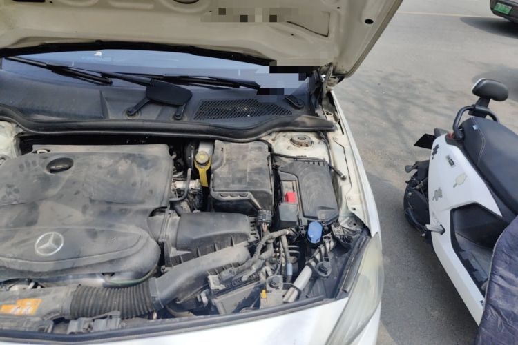 Used Mercedes-Benz A-Class 2013 A 180 Fashion Model Engine Bay Left