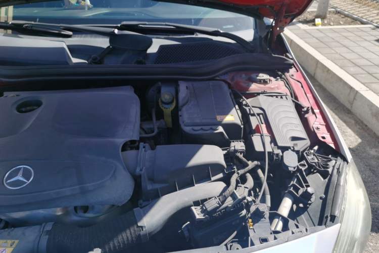 Used Mercedes-Benz A-Class 2013 A 180 Fashion Model Engine Bay Left