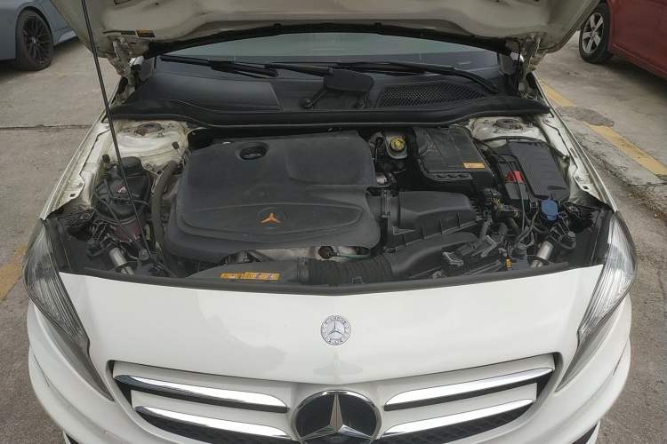 Used Mercedes-Benz A-Class 2013 A 180 Fashion Model Engine Bay