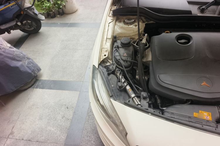 Used Mercedes-Benz A-Class 2013 A 260 Sport model Engine Bay Right