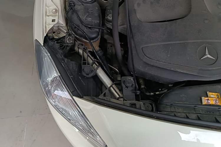 Used Mercedes-Benz A-Class 2013 A 180 Fashion Model Engine Bay Right