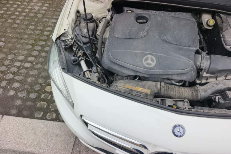 Used Mercedes-Benz A-Class 2013 A 180 Fashion Model Engine Bay Right