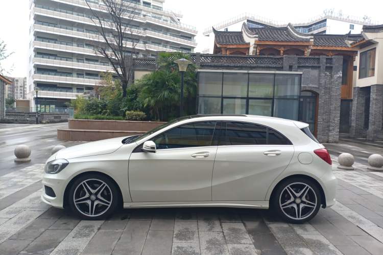 Used Mercedes-Benz A-Class 2013 A 260 Sport model Exterior 3