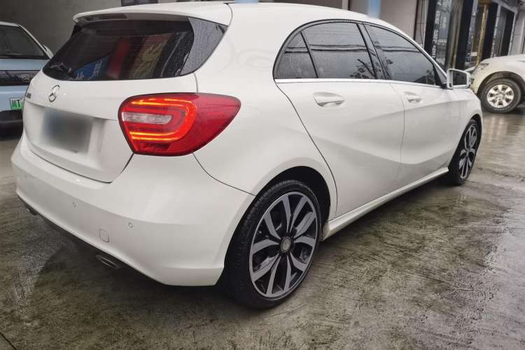 Used Mercedes-Benz A-Class 2013 A 200 Urban Edition Exterior 4