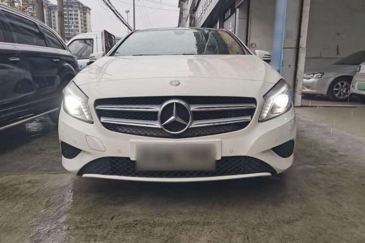 Used Mercedes-Benz A-Class 2013 A 200 Urban Edition Exterior 5