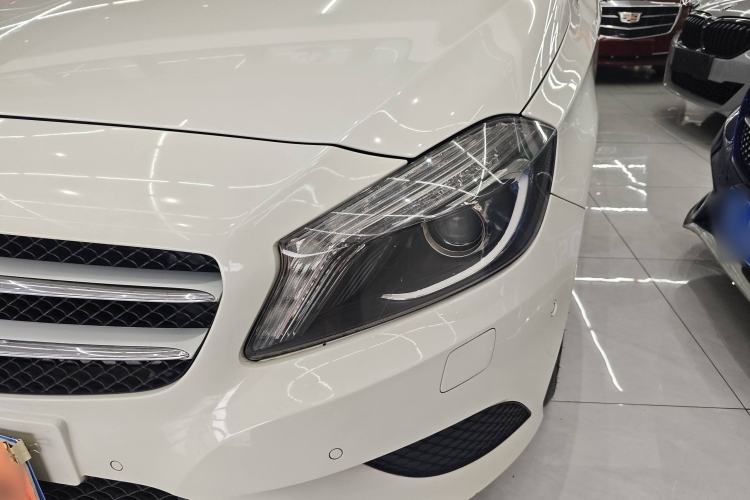 Used Mercedes-Benz A-Class 2013 A 200 Urban Edition Exterior 6