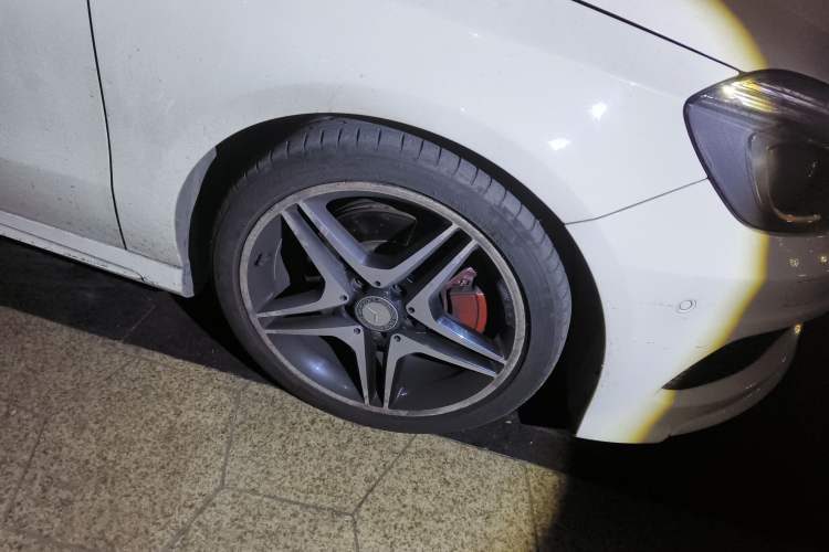 Used Mercedes-Benz A-Class 2013 A 260 Sport model Exterior 7