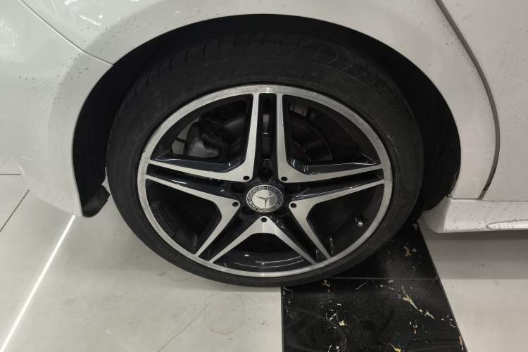 Used Mercedes-Benz A-Class 2013 A 260 Sport model Exterior 8